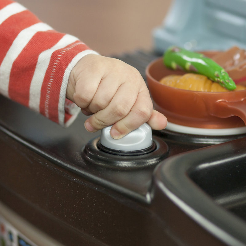 Step2 shops chef's kitchen play set